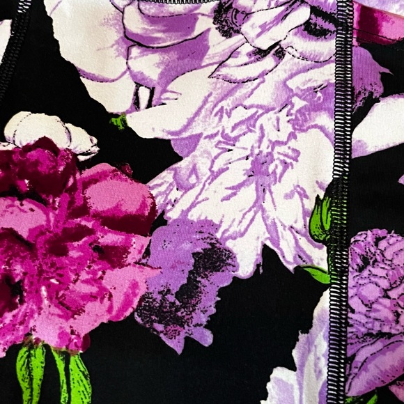 NWT Victoria’s Secret Essential High-Rise Side Pocket Leggings - Picture 7 of 9